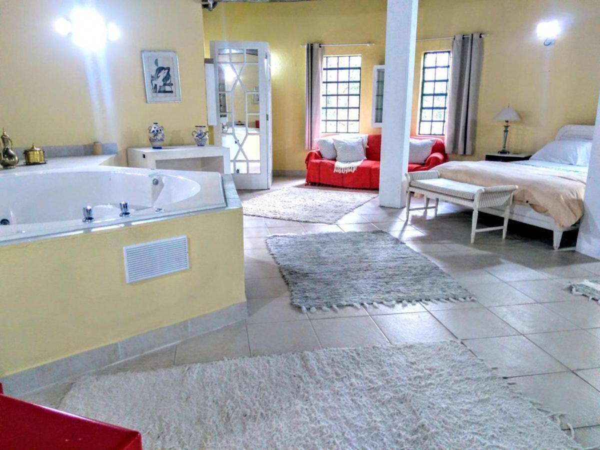 Villa Serena Bed & Breakfast Embu Exterior photo
